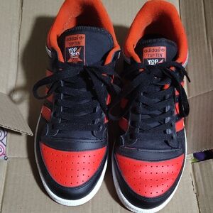 MENS 9.5 Adidas Top Ten Black and Orange Sneakers ( Hardly Worn yep) BUNDLE GUYS